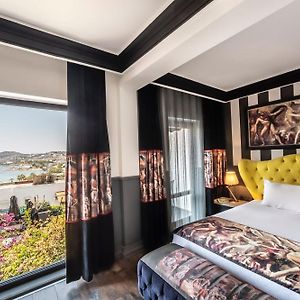 Art & Interiors